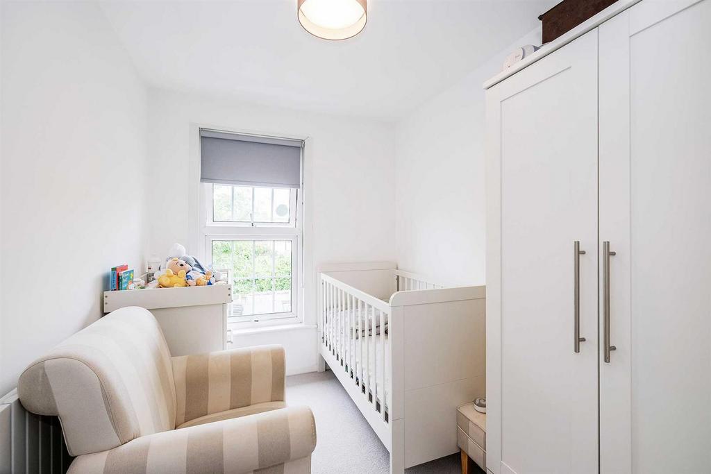 9 Eastway Wanstead-15.JPG