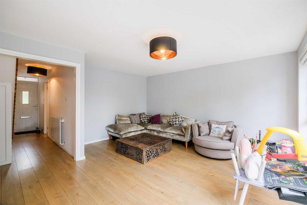 9 Eastway Wanstead-9.JPG