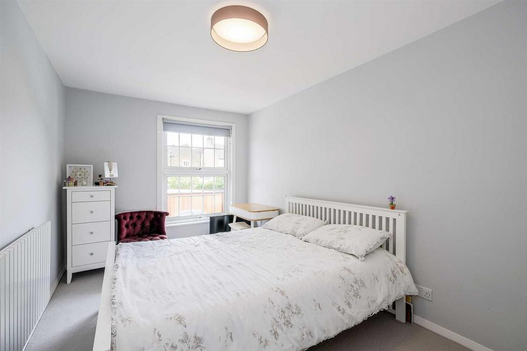 9 Eastway Wanstead-18.JPG