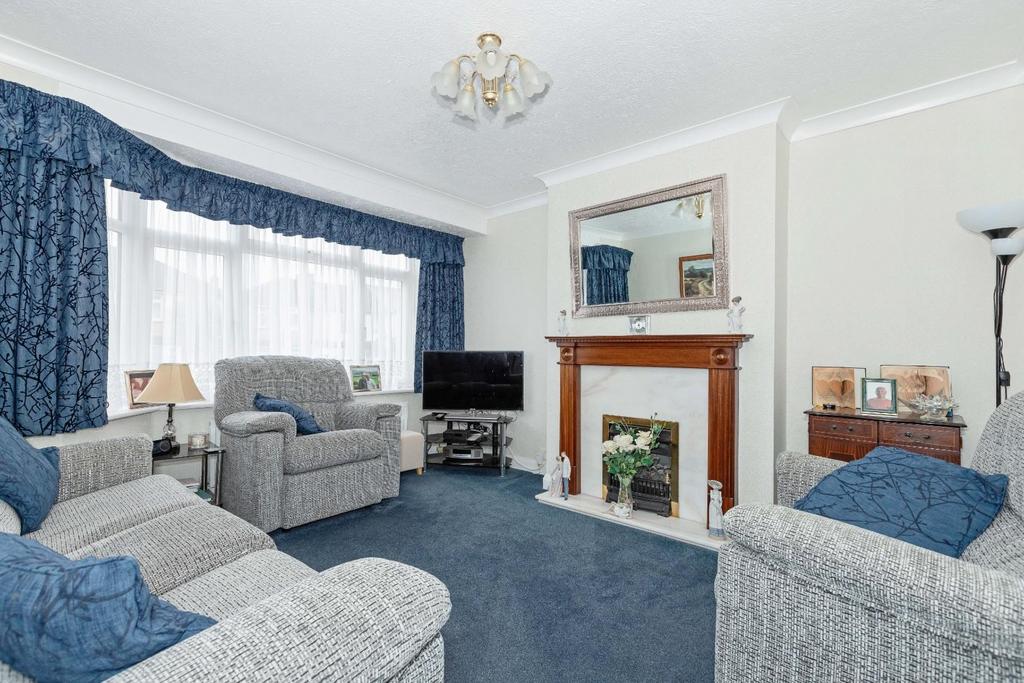 Monks Close, Lancing 3 bed house for sale £350,000