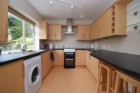 1 bedroom ground floor flat to rent, Cavewell Gardens, Ossett WF5