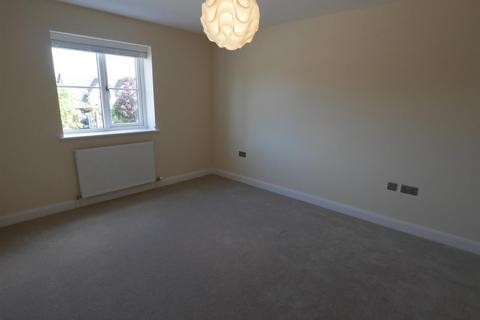3 bedroom terraced house to rent, Wards  Court Gilberdyke