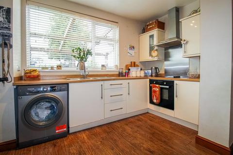 3 bedroom terraced house for sale, Woodland View, Heath WF1