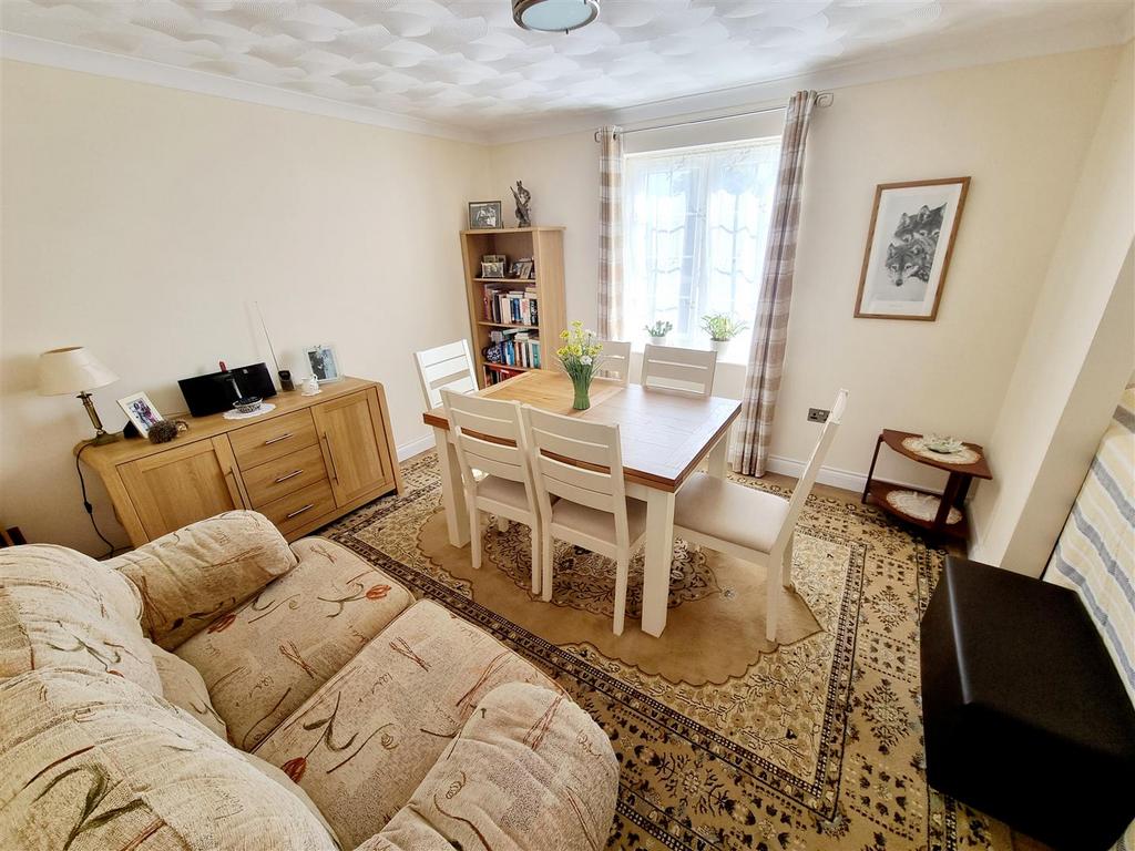 Dining area.jpg