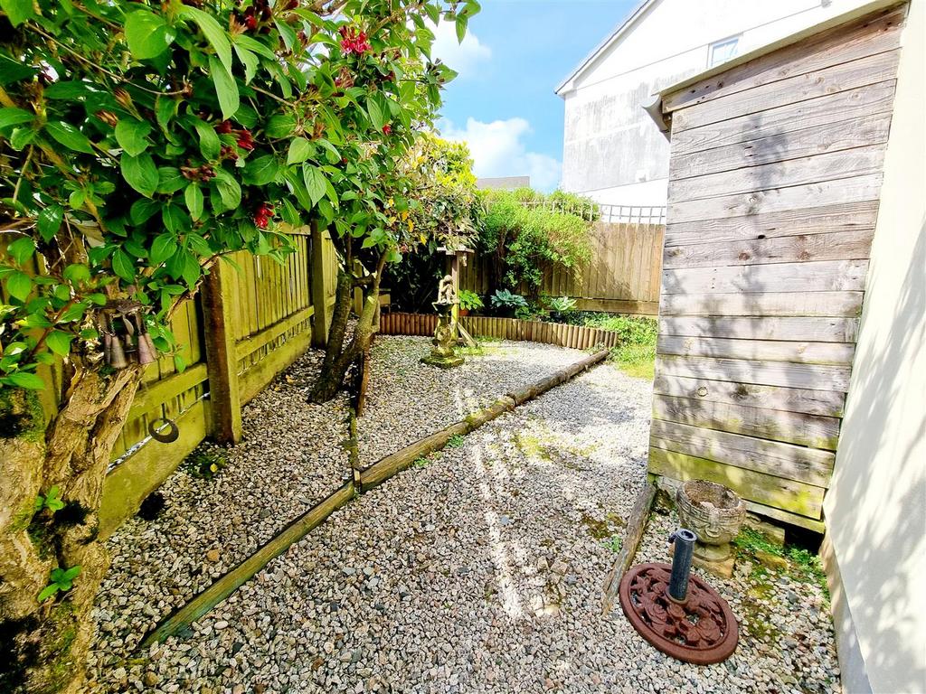 Side Garden.jpg