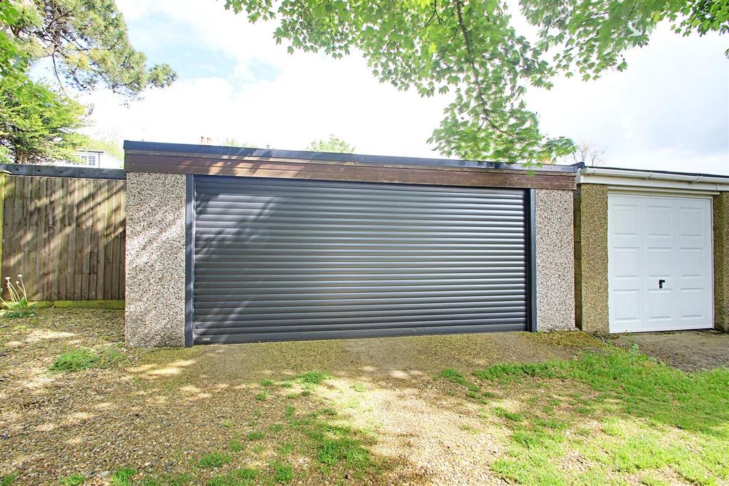 Garage 1.jpg