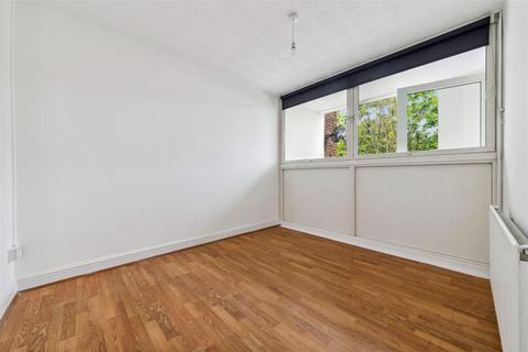 3 bedroom flat to rent, Fortrose Gardens, Streatham Hill, London