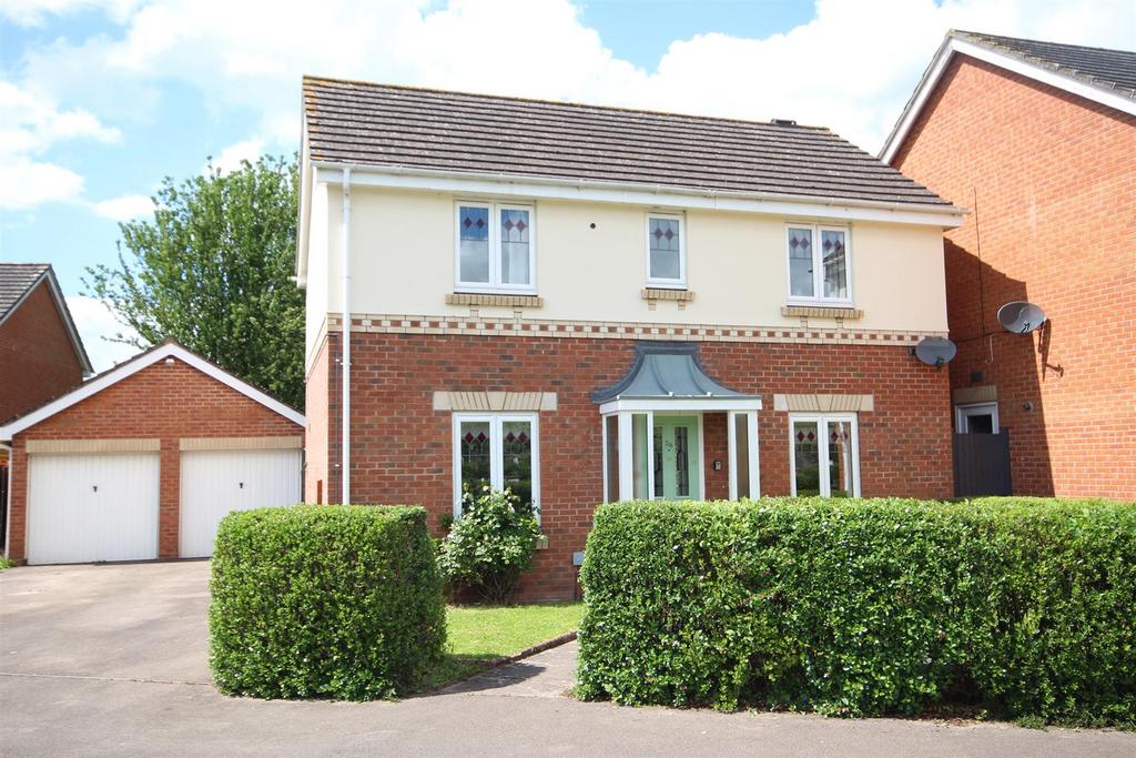 Centurion Way, Credenhill, Hereford 3 bed detached house for sale £