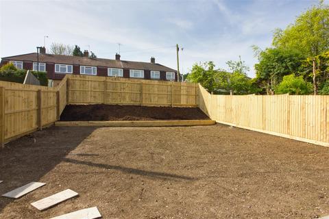 24 Hobbes Close, Malmesbury, SN16 0DA