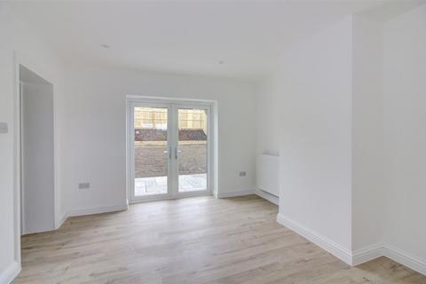24 Hobbes Close, Malmesbury, SN16 0DA