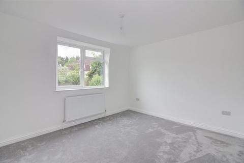 24 Hobbes Close, Malmesbury, SN16 0DA