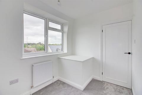 24 Hobbes Close, Malmesbury, SN16 0DA