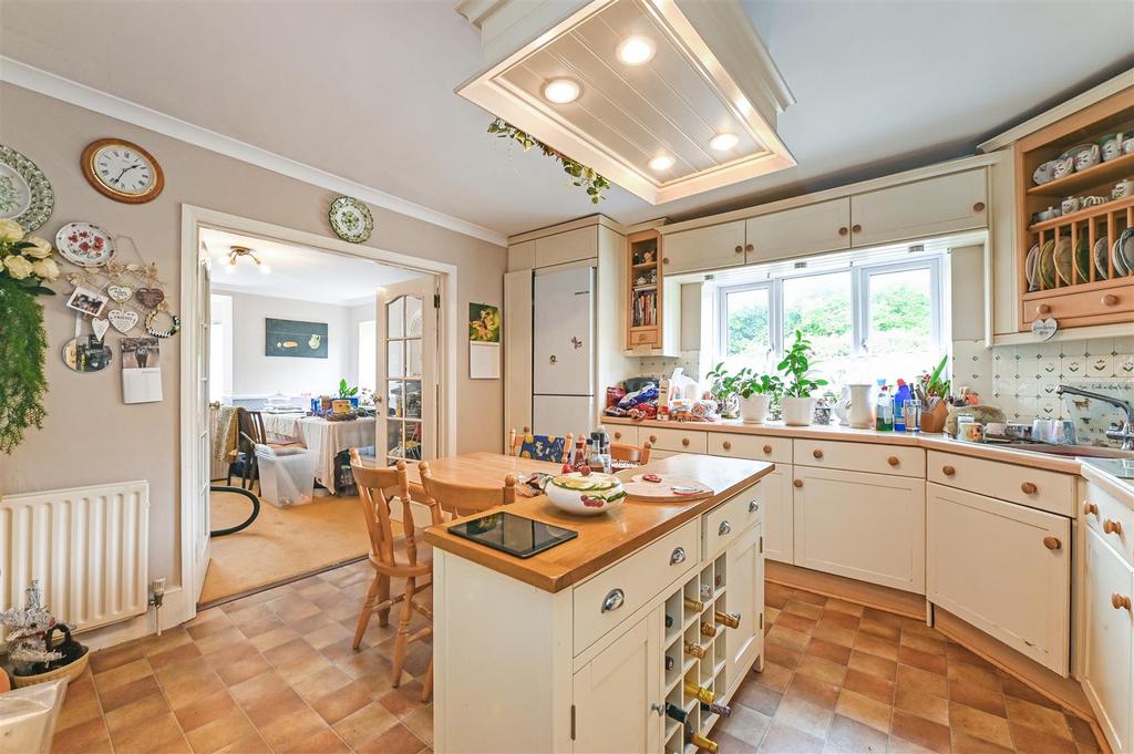 Crossbush Lane, Crossbush, Arundel 4 bed detached house for sale £750,000