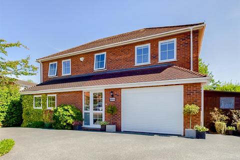 4 bedroom detached house for sale, Meadow Road, Malvern