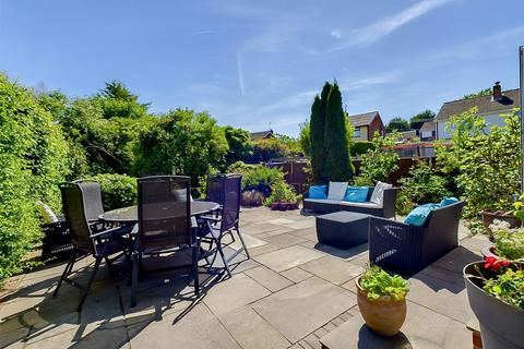 4 bedroom detached house for sale, Meadow Road, Malvern