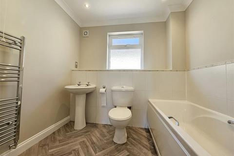 5 Lower Hillcrest, Perranporth, TR6 0JZ