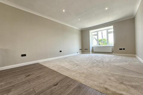 5 Lower Hillcrest, Perranporth, TR6 0JZ