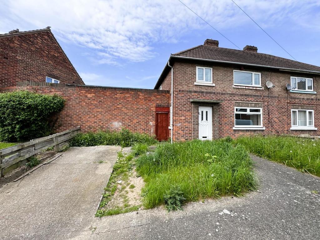 Avon Close, Thornaby 3 bed semidetached house £80,000