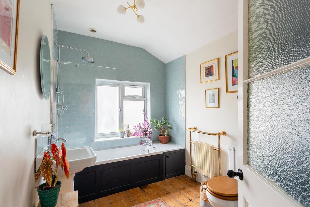 4 FS3 SP - Bathroom C.jpg