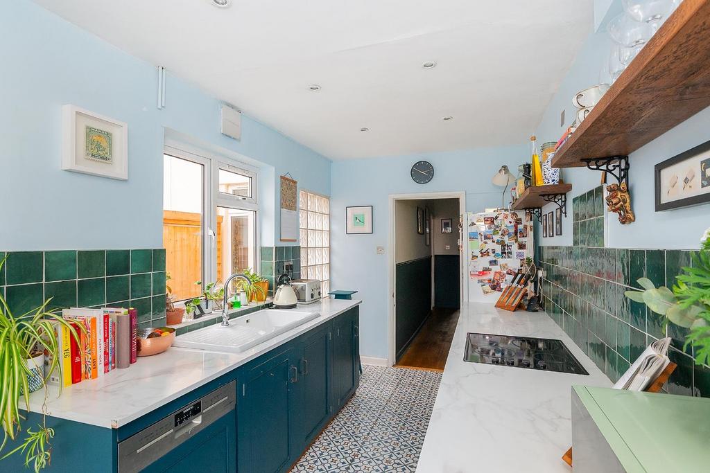 4 FS3 SP - Kitchen Diner E.jpg