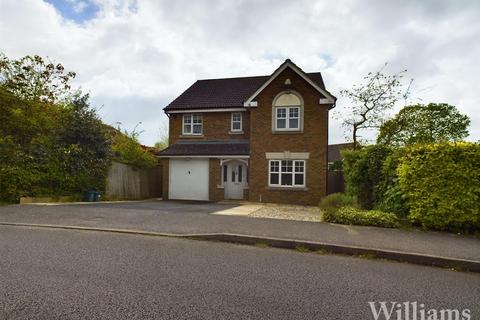 4 bedroom detached house to rent, Faithfull Close, Aylesbury HP17