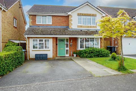 4 bedroom detached house for sale, Linnet Close, Wick BN17