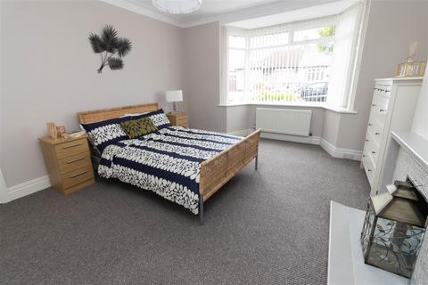 2 bedroom ground floor flat for sale, Debdon Gardens, Newcastle Upon Tyne