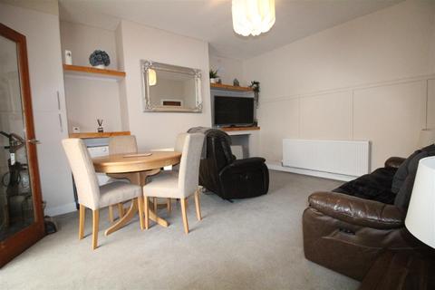 2 bedroom end of terrace house for sale, Raikes Lane, Birstall, Batley