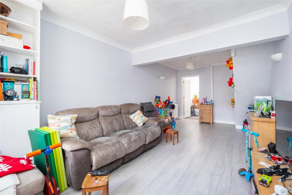 Lind Road, Sutton 2 bed terraced house for sale £380,000