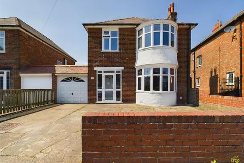 3 bedroom detached house for sale, Kingsgate, Bridlington