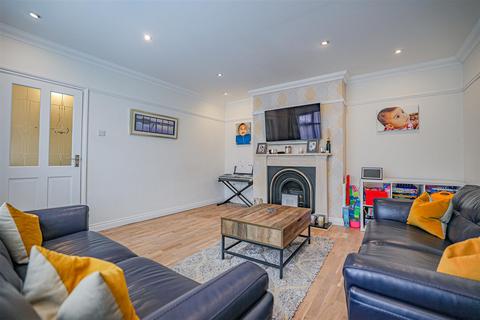 10 Fouracres Drive, Hemel Hempstead, HP3 9LD