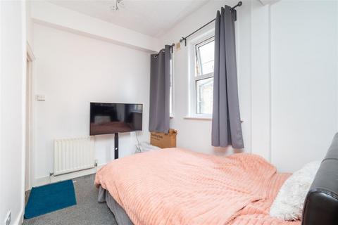 1 bedroom flat for sale, St. James Road, Sutton