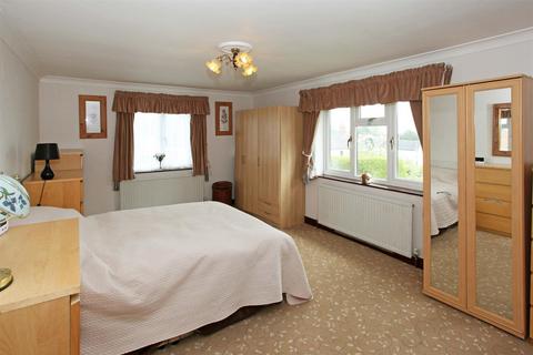 6 bedroom house for sale, School Road, Edgmond, Newport