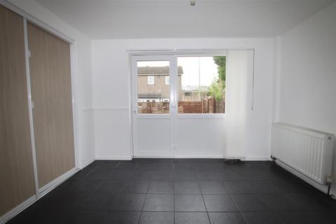 3 bedroom townhouse to rent, Clay Hill Drive, Wyke, Bradford