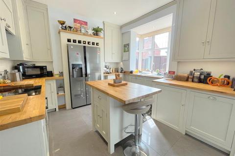 49 Macclesfield Road, Leek, ST13 8LD