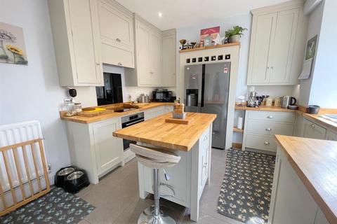 49 Macclesfield Road, Leek, ST13 8LD