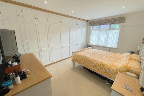 49 Macclesfield Road, Leek, ST13 8LD