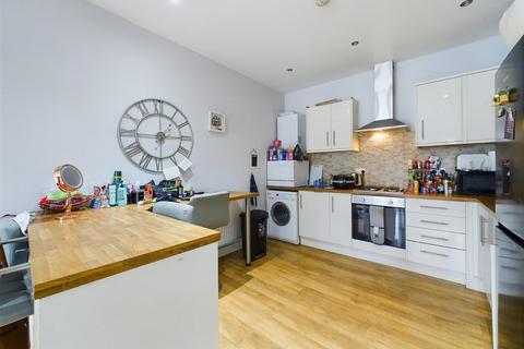 1 bedroom flat for sale, Gatwick Road, Crawley RH10