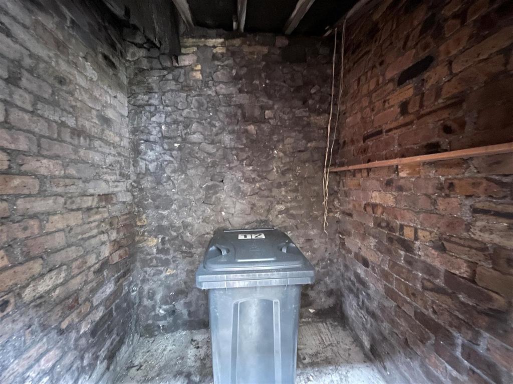 Outhouse 2.jpg