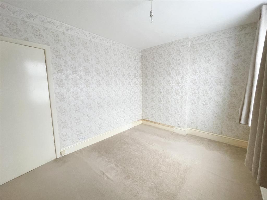 Bed1.jpg
