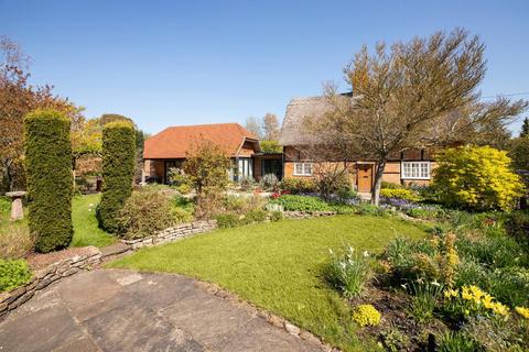 3 bedroom cottage for sale, Main Street, East Hanney Wantage OX12