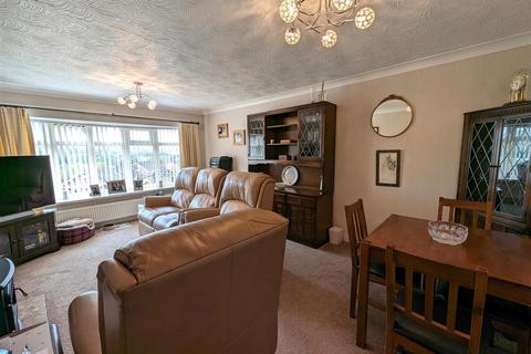 2 bedroom semi-detached bungalow for sale, Oriel Close, South Cliff, Scarborough