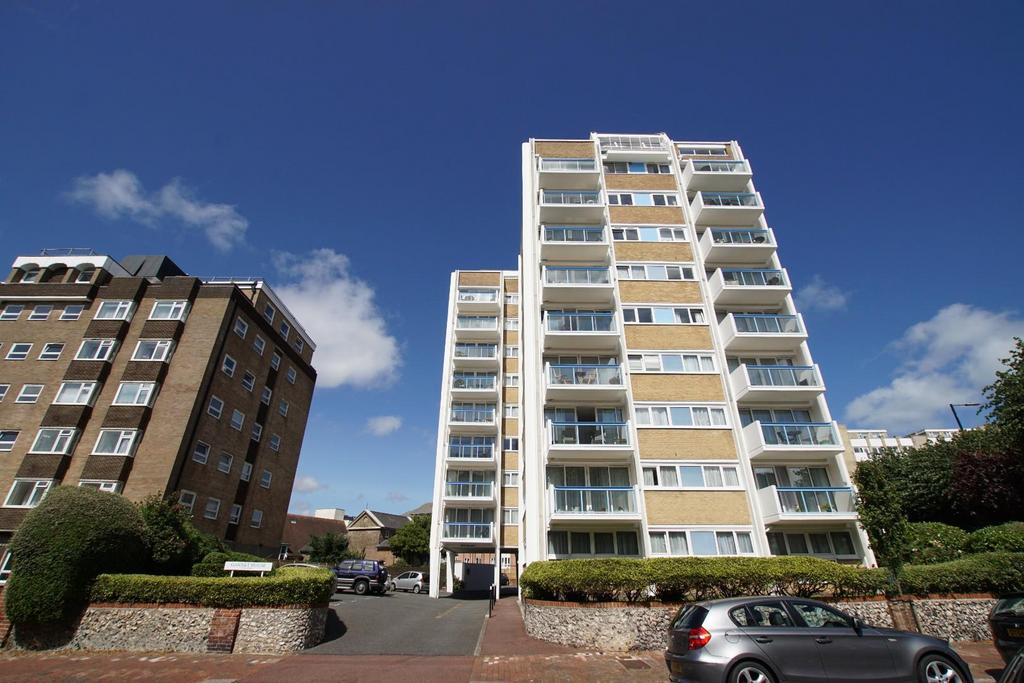 Hartington Place, Eastbourne BN21 2 bed flat for sale £200,000