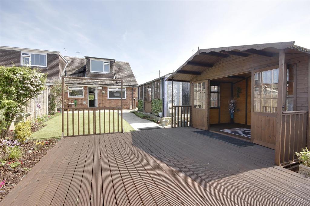 Deck & Summerhouse