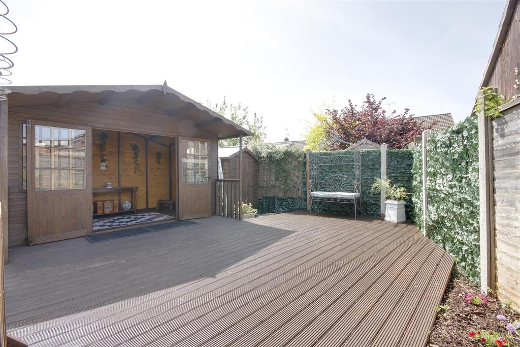 Deck & Summerhouse