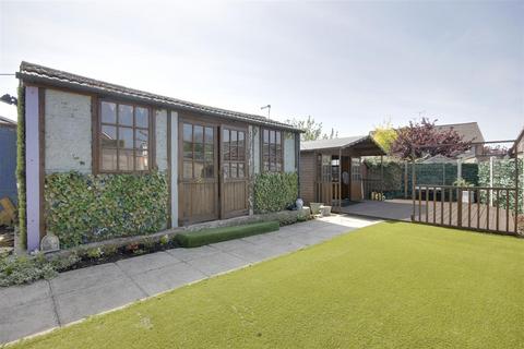 25 Barnards Drive, South Cave, Brough, HU15 2HL