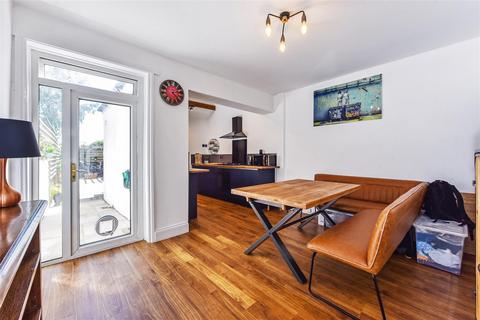 2 bedroom terraced house for sale, Glasgow Road, Southsea