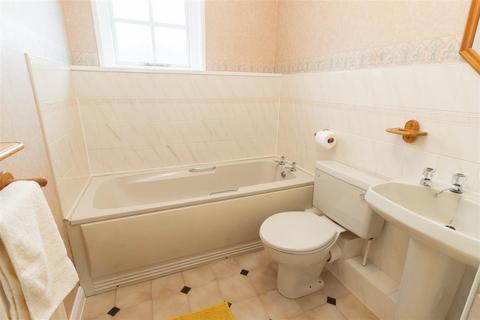 2 bedroom semi-detached house for sale, Linskill Street, North Shields