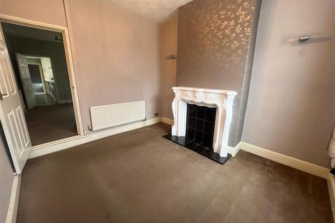 2 bedroom terraced house to rent, 19 NorthgateHessle