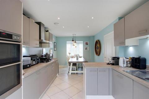 5 bedroom detached house for sale, Burton Avenue, Leigh, Tonbridge